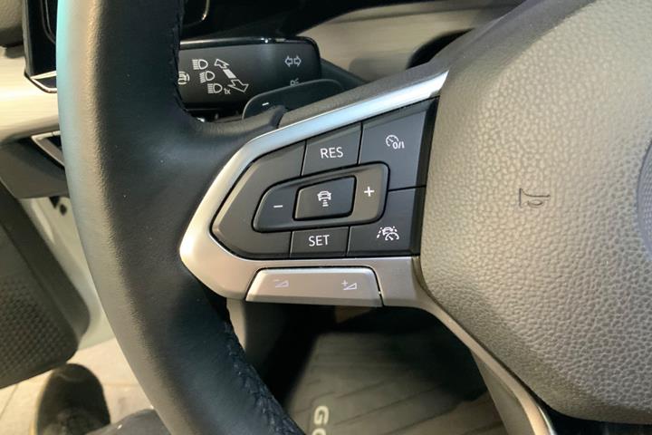 Hvid VW Golf VIII fra 2020