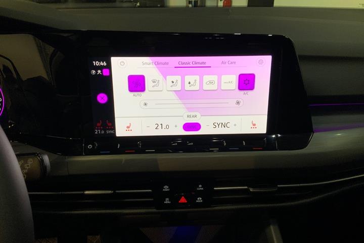 Hvid VW Golf VIII fra 2020