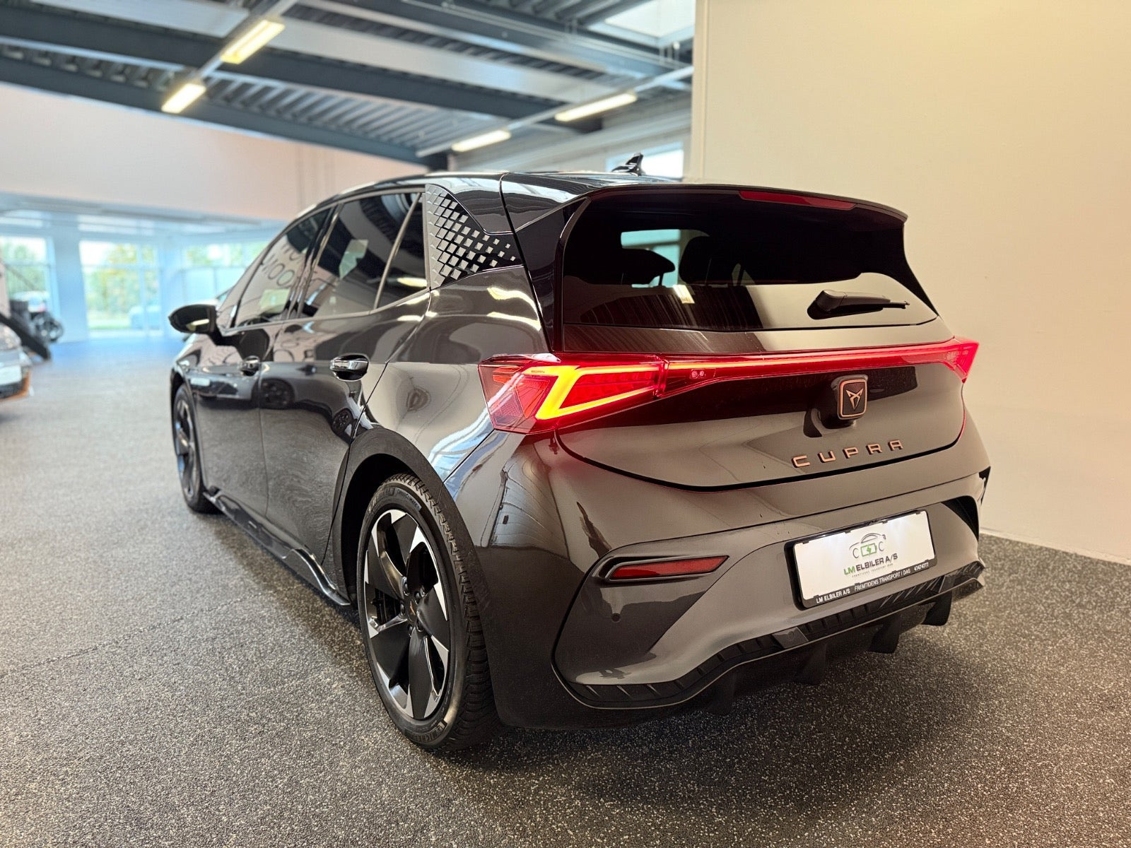 Grå Cupra Born fra 2024
