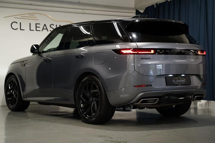 Grå Land Rover Range Rover sport fra 2024