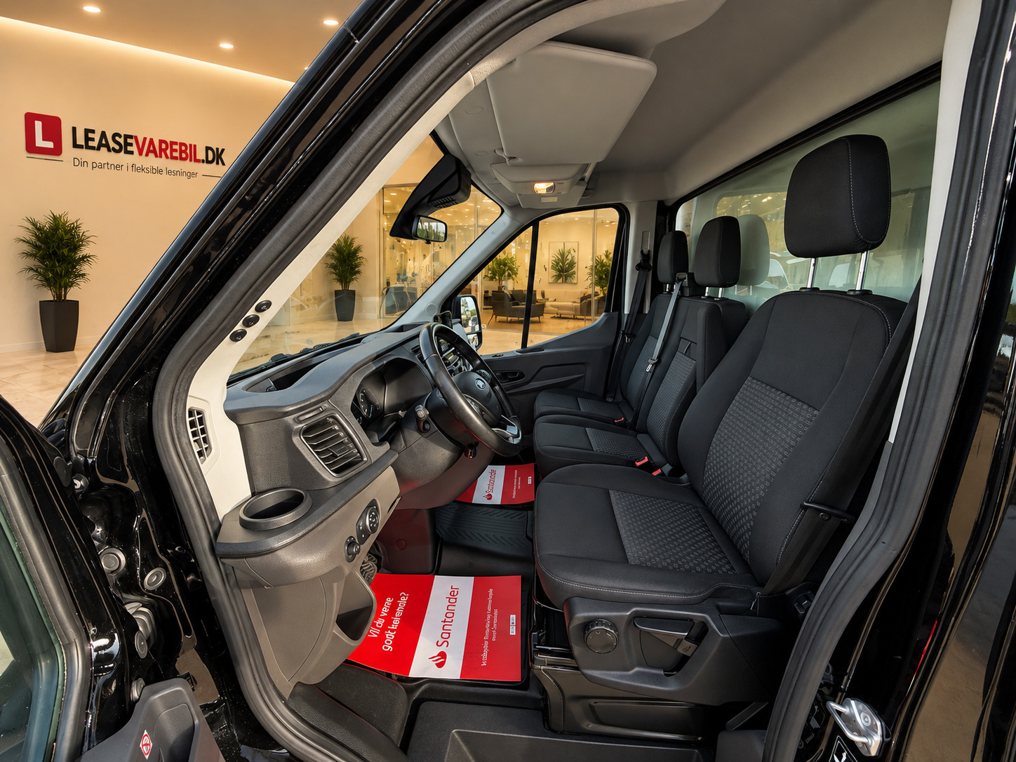 Sort Ford Transit 350 L4 Chassis fra 2022