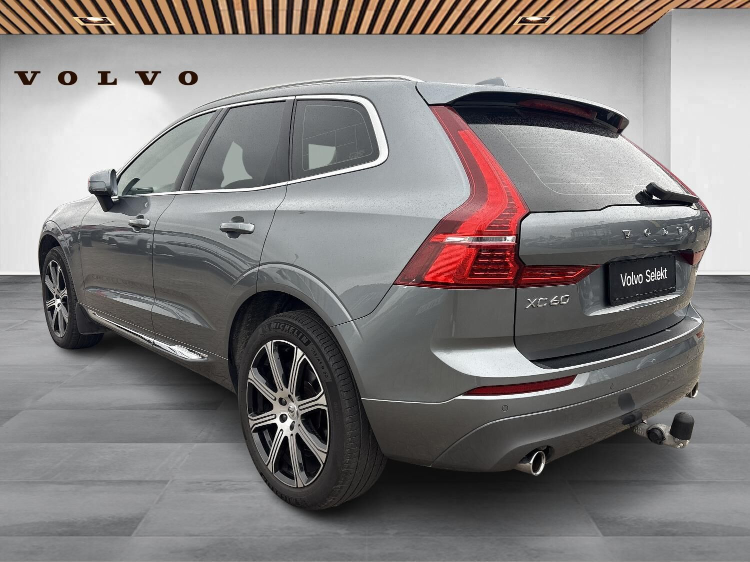 Grå Volvo XC60 fra 2020