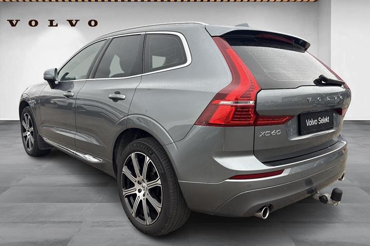 Grå Volvo XC60 fra 2020