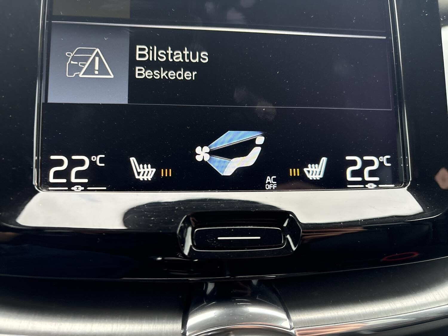 Grå Volvo XC60 fra 2020