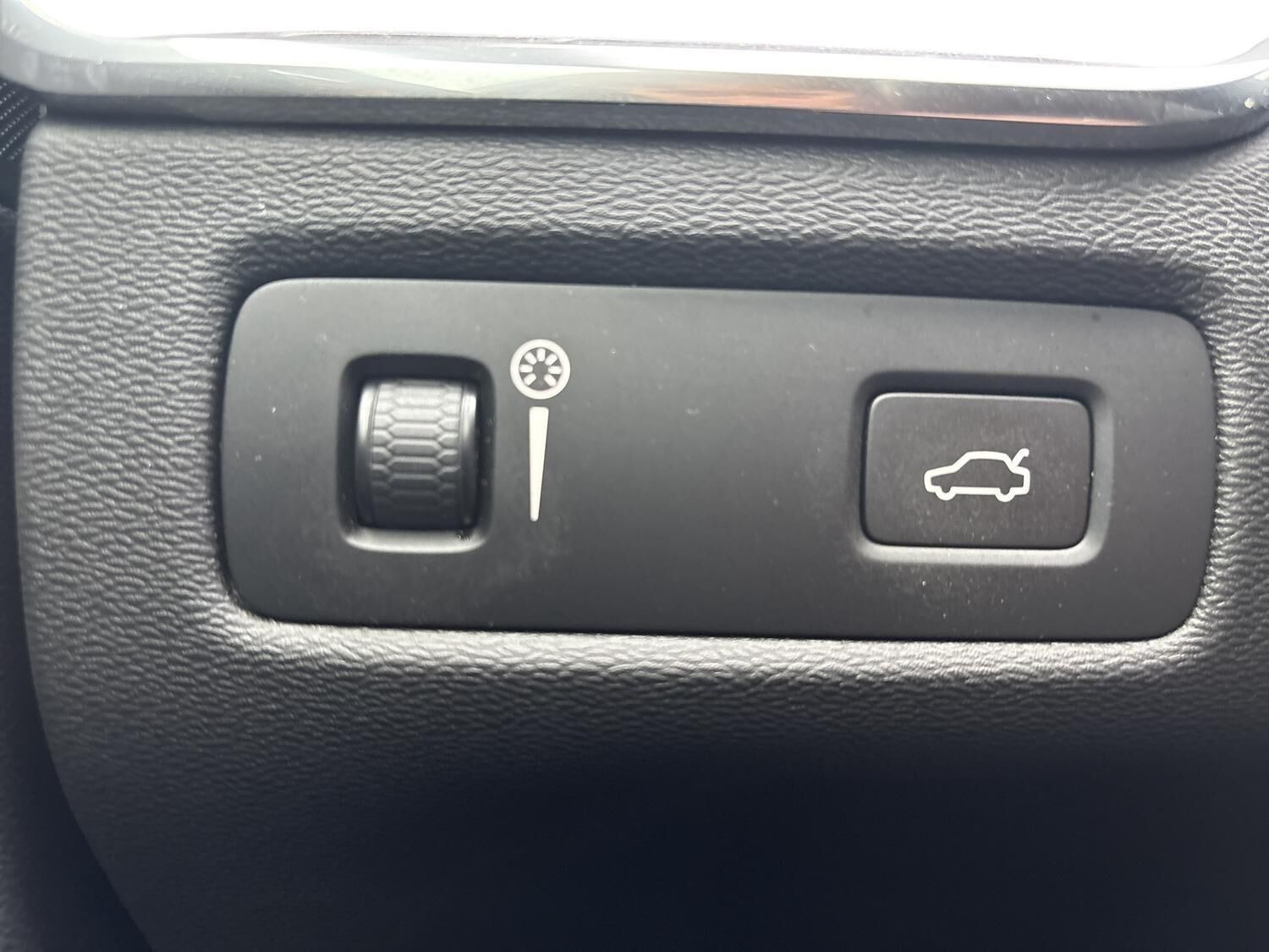 Grå Volvo XC60 fra 2020
