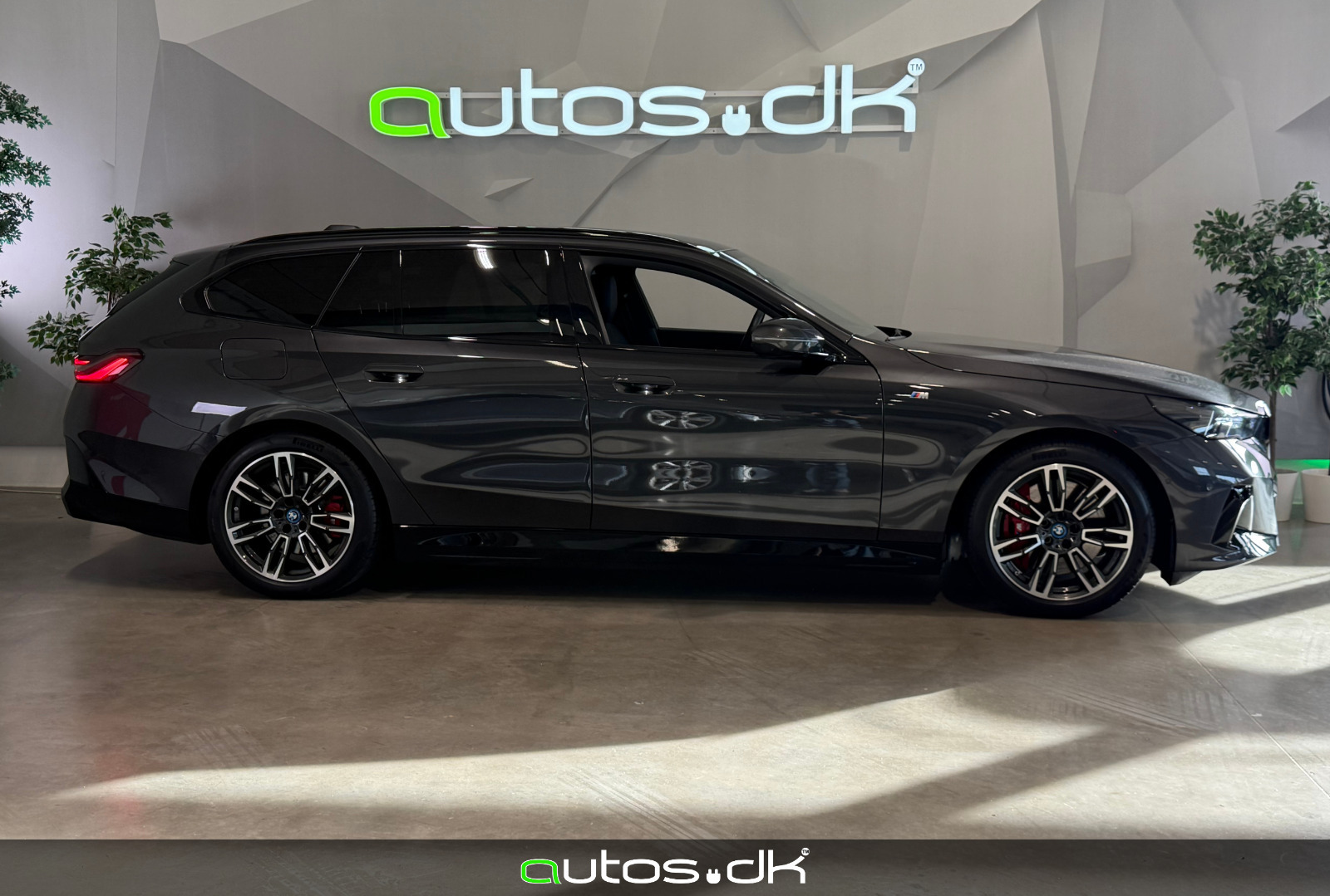 Hvid BMW i5 fra 2025