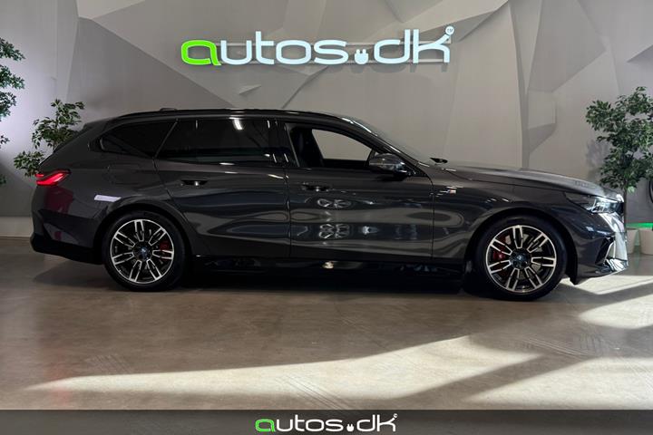 Hvid BMW i5 fra 2025