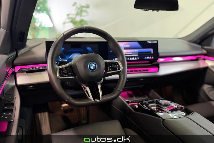 Hvid BMW i5 fra 2025