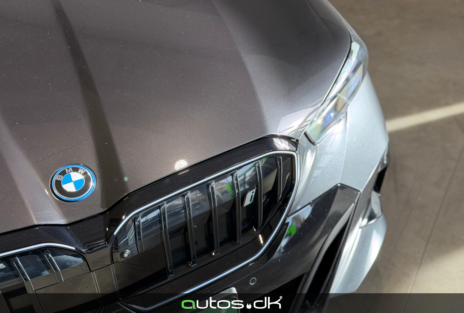 Hvid BMW i5 fra 2025