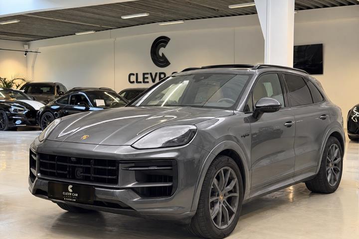 undefined Porsche Cayenne fra 2024