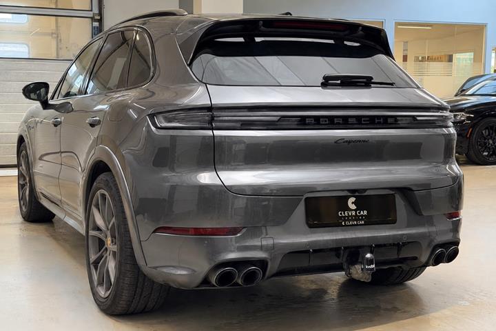 undefined Porsche Cayenne fra 2024