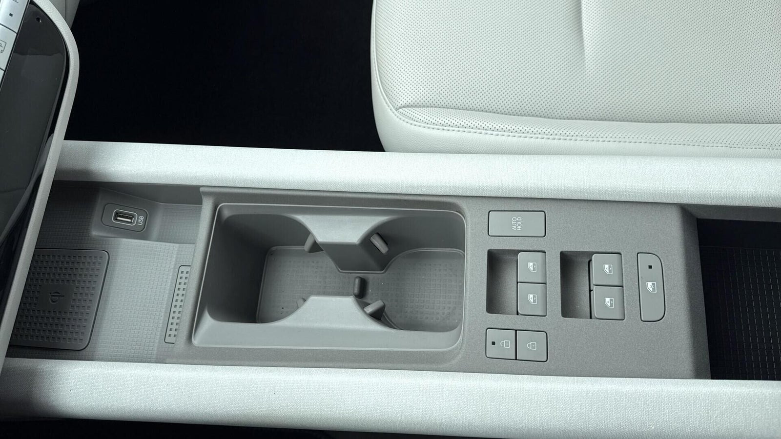Grå Hyundai Ioniq 6 fra 2023