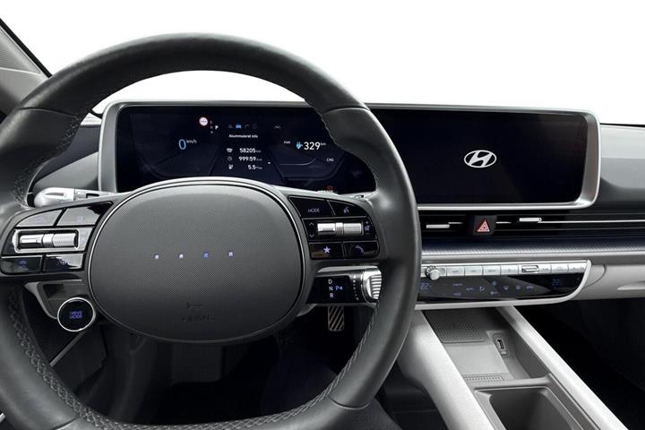 Grå Hyundai Ioniq 6 fra 2023