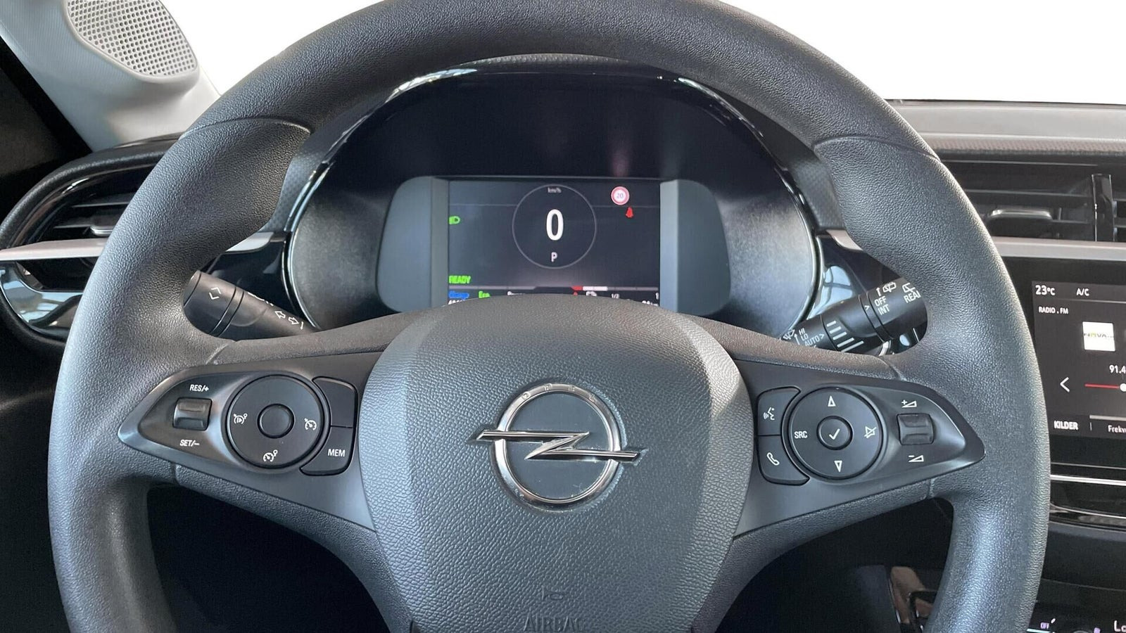 Hvid Opel Corsa-e fra 2022