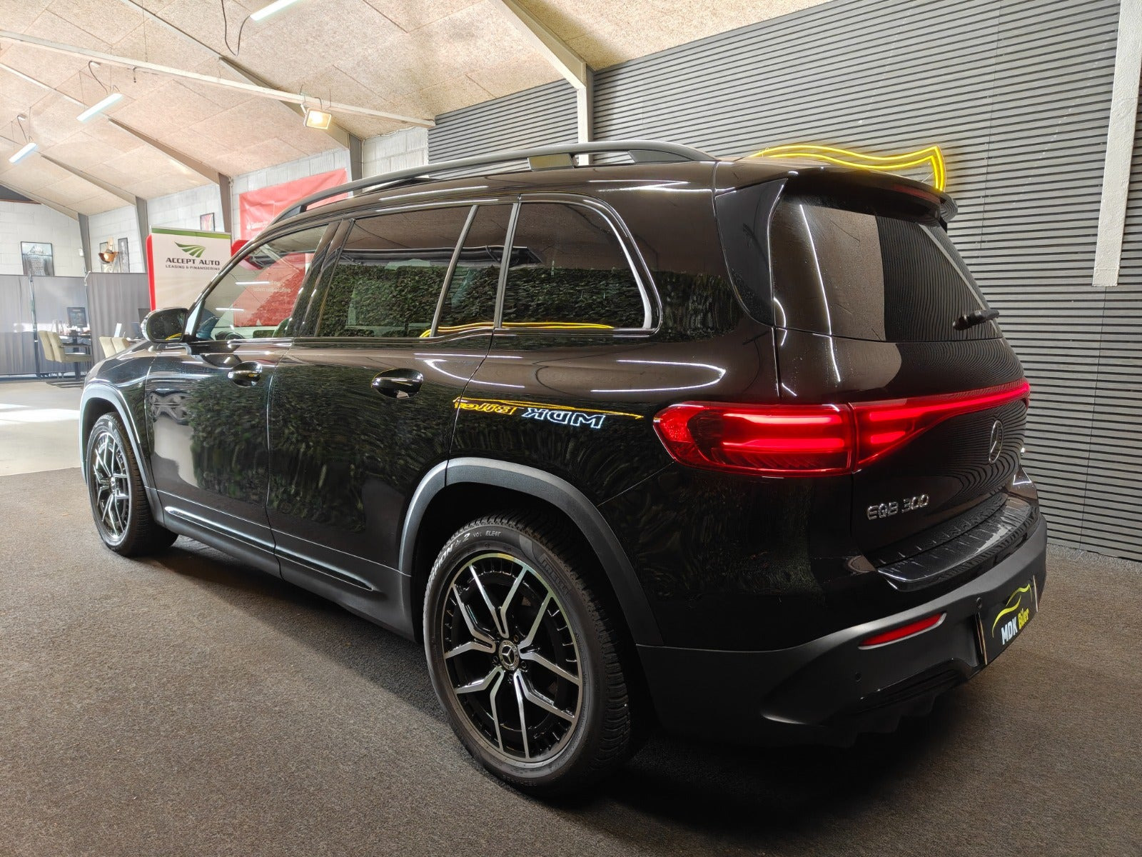 undefined Mercedes EQB300 fra 2024