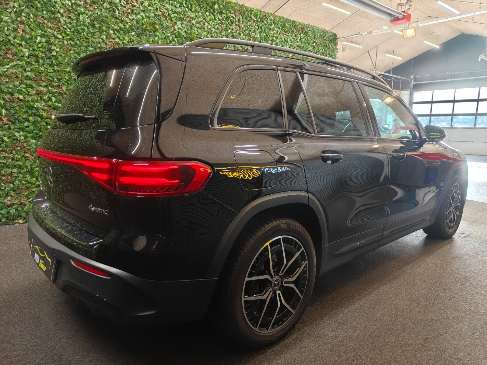 undefined Mercedes EQB300 fra 2024