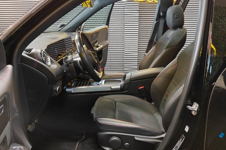 undefined Mercedes EQB300 fra 2024