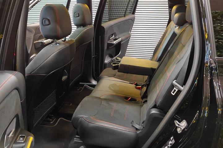 undefined Mercedes EQB300 fra 2024