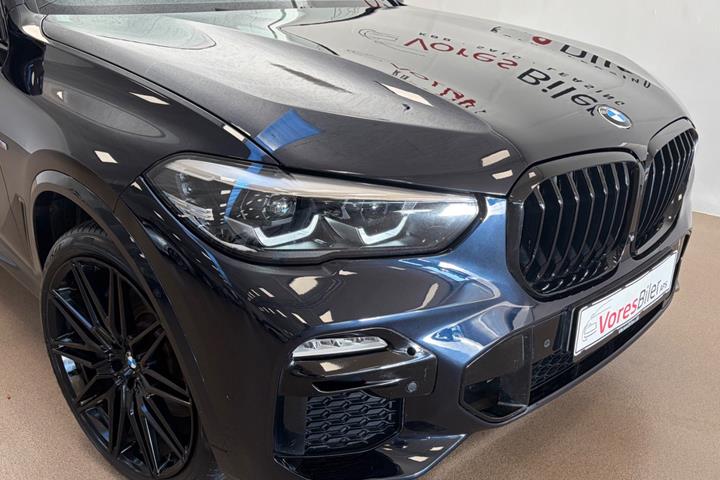 Sort BMW X5 fra 2020