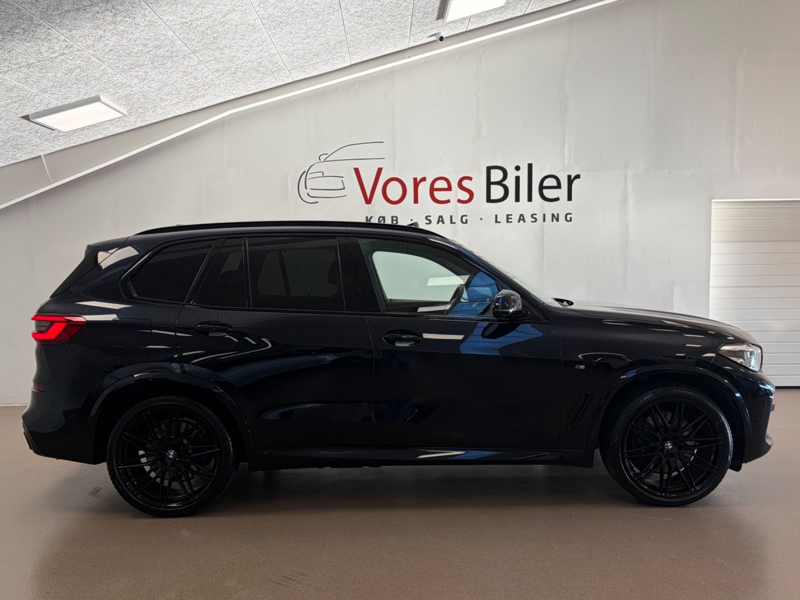 Sort BMW X5 fra 2020