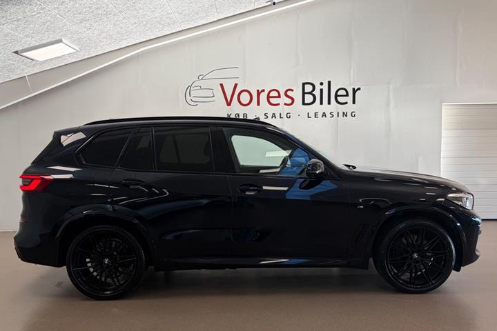 Sort BMW X5 fra 2020