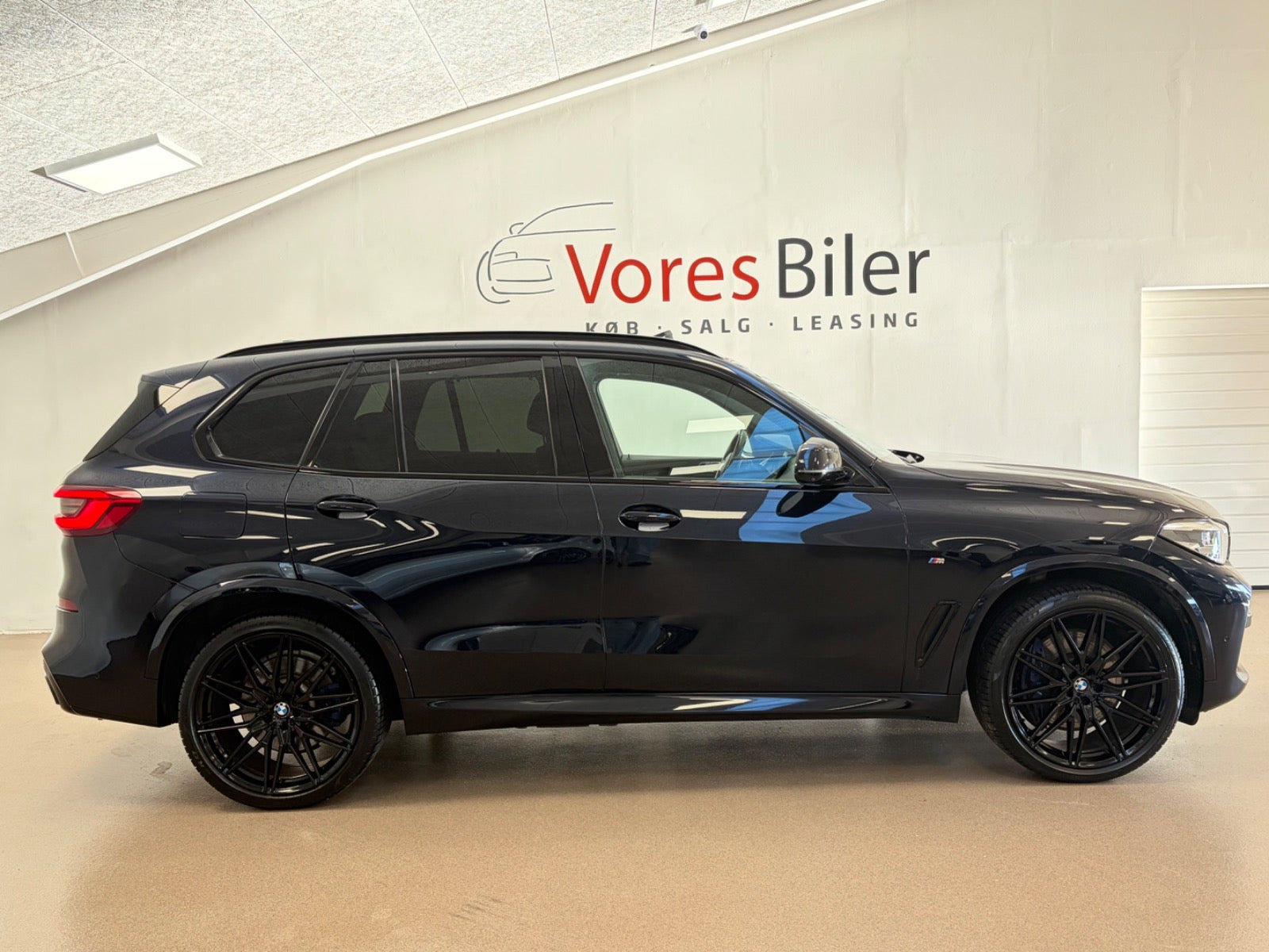 Sort BMW X5 fra 2020