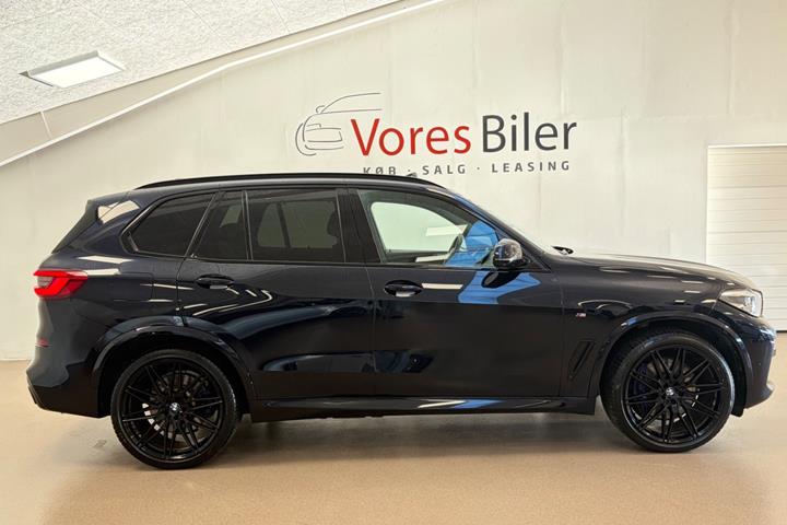 Sort BMW X5 fra 2020