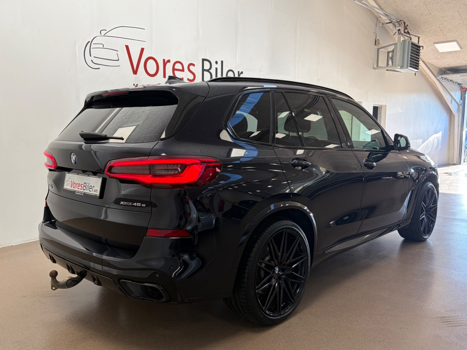 Sort BMW X5 fra 2020