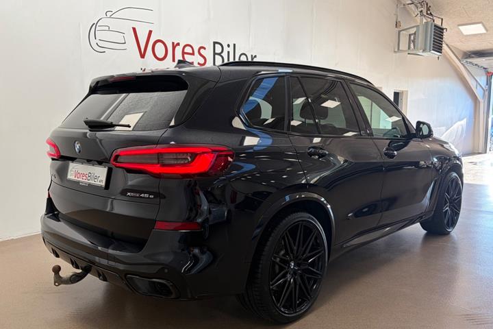 Sort BMW X5 fra 2020