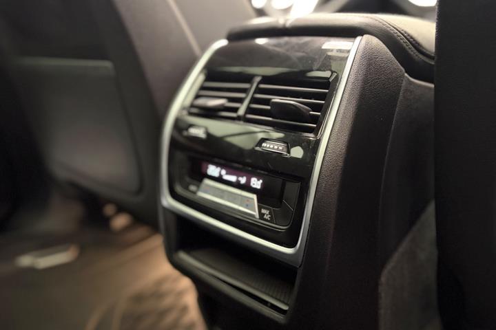 Sort BMW X5 fra 2020