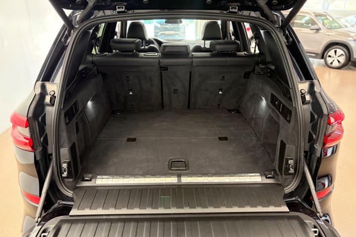 Sort BMW X5 fra 2020