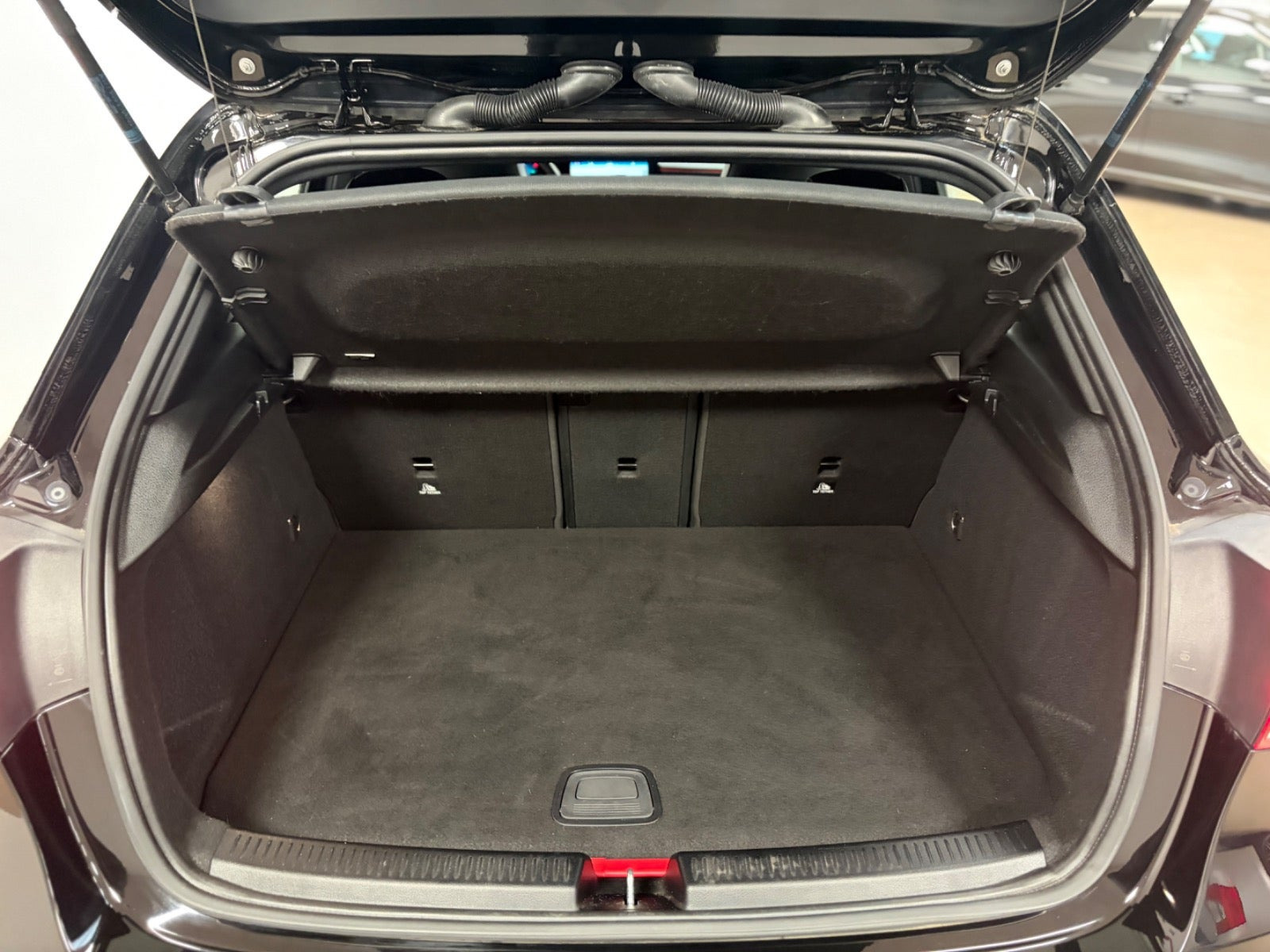 Sort Mercedes A250 e fra 2021