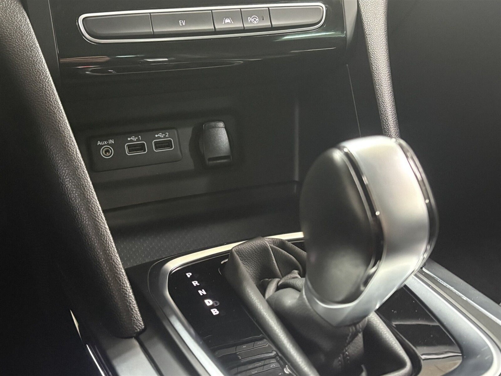 Hvid Renault Megane IV fra 2021