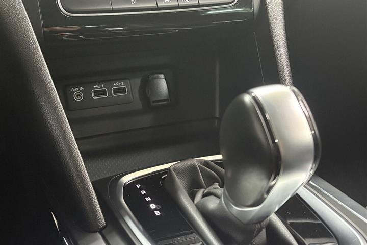 Hvid Renault Megane IV fra 2021