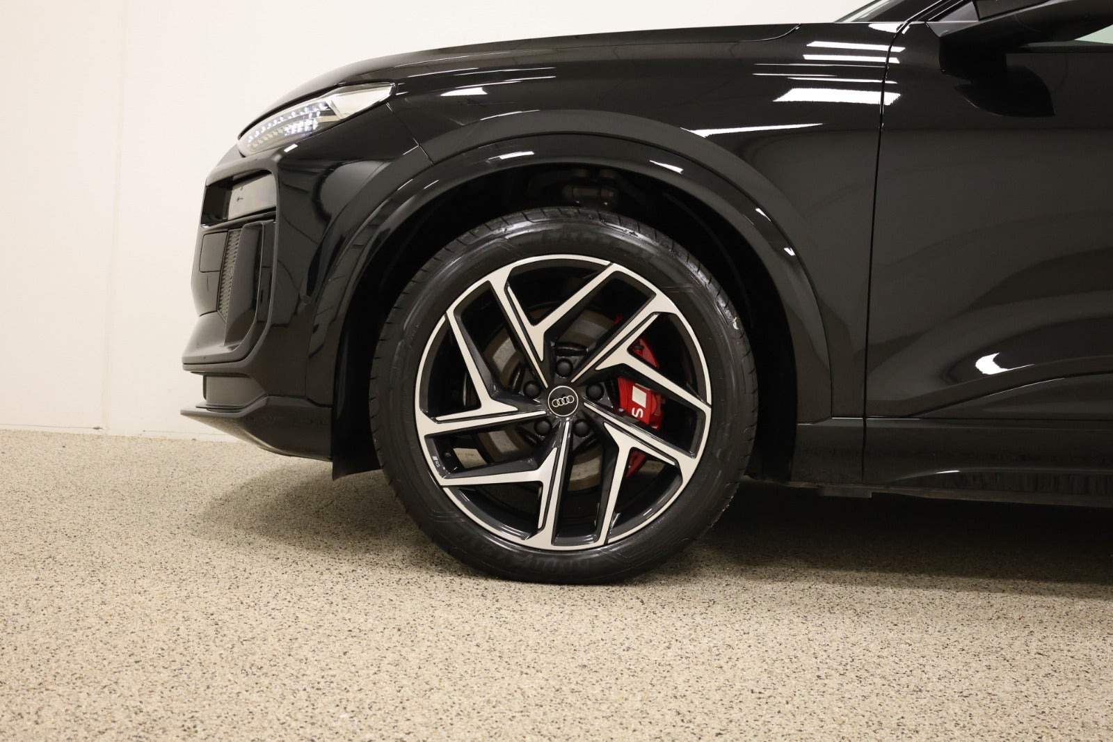 Sort Audi SQ6 e-tron fra 2025