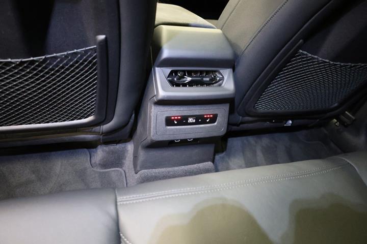 Sort Audi SQ6 e-tron fra 2025