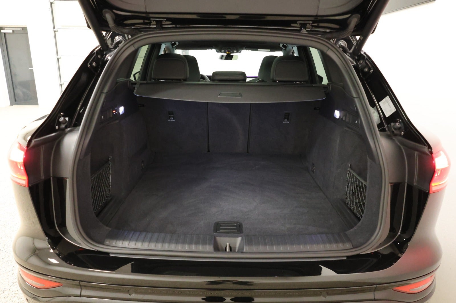 Sort Audi SQ6 e-tron fra 2025