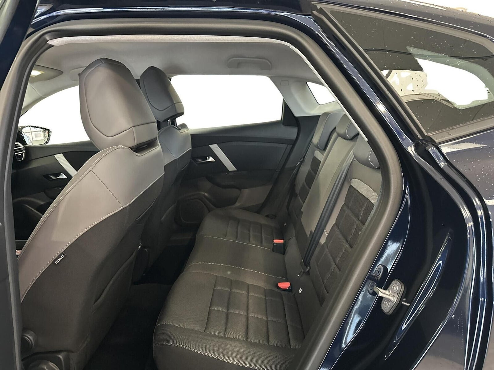 Sort Citroën ë-C4 fra 2024