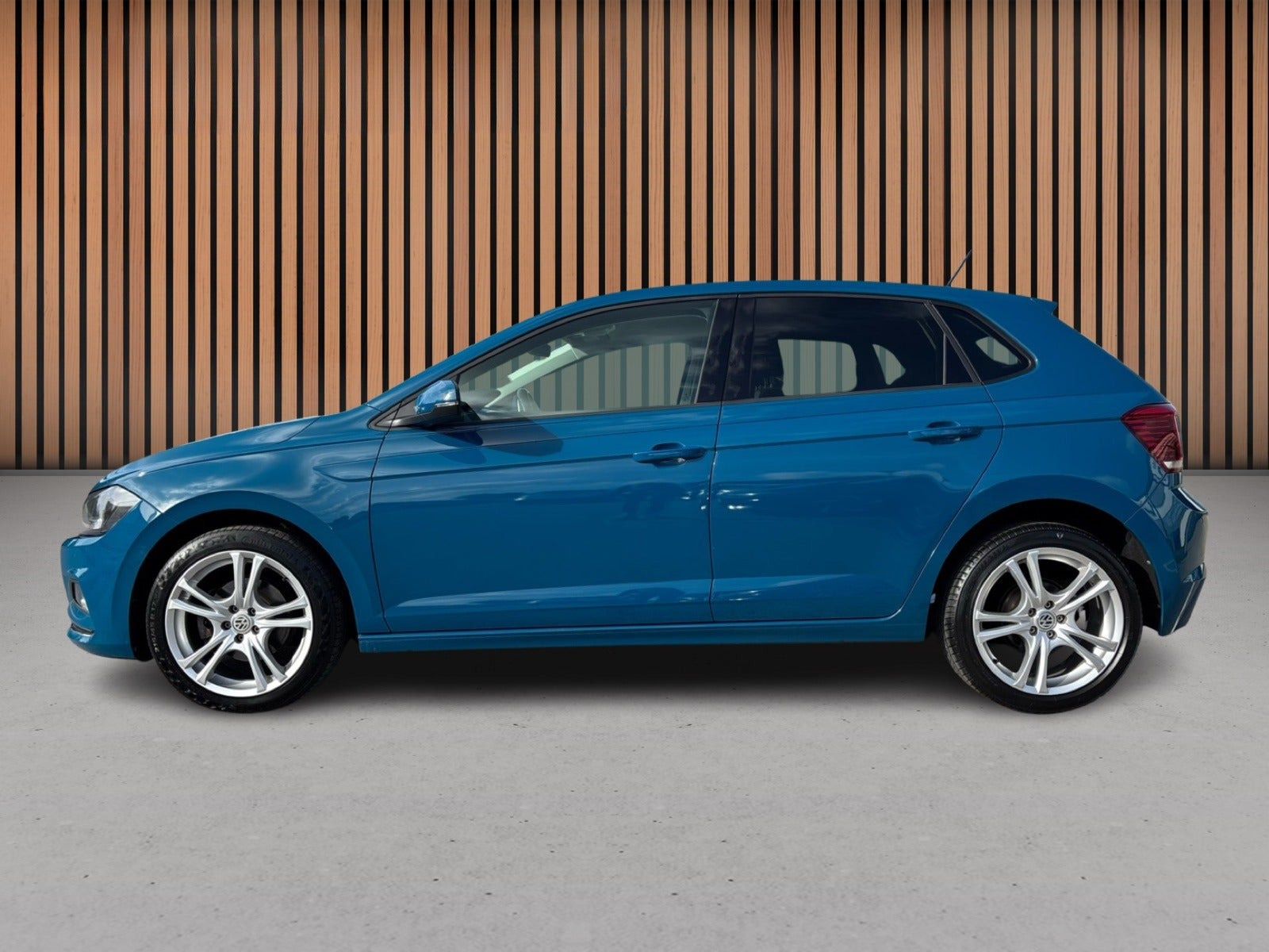 Blå VW Polo fra 2018