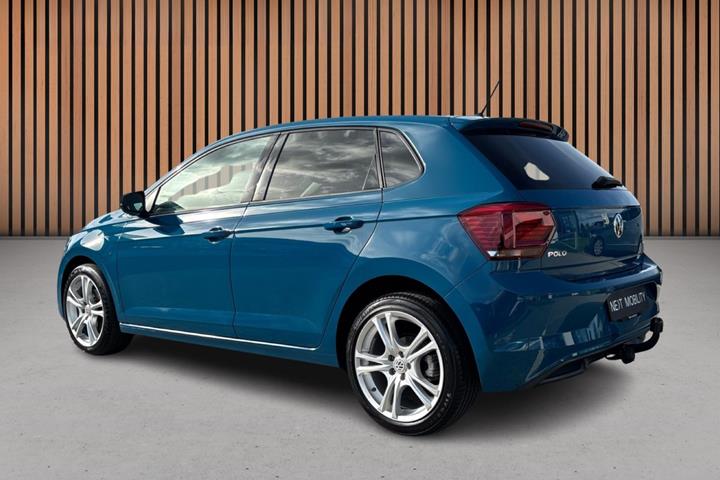 Blå VW Polo fra 2018