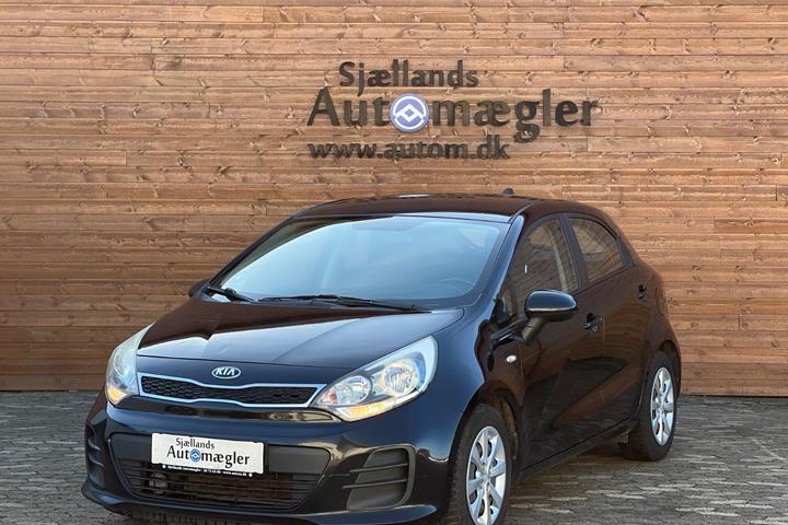 Sort Kia Rio fra 2015
