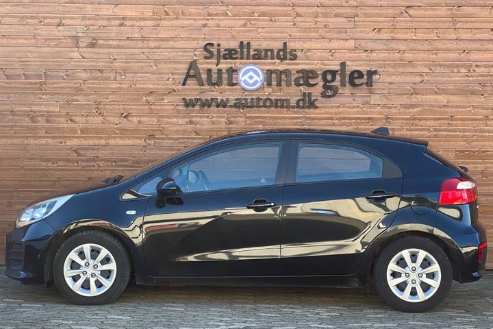 Sort Kia Rio fra 2015