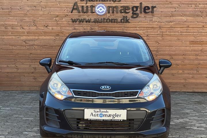 Sort Kia Rio fra 2015