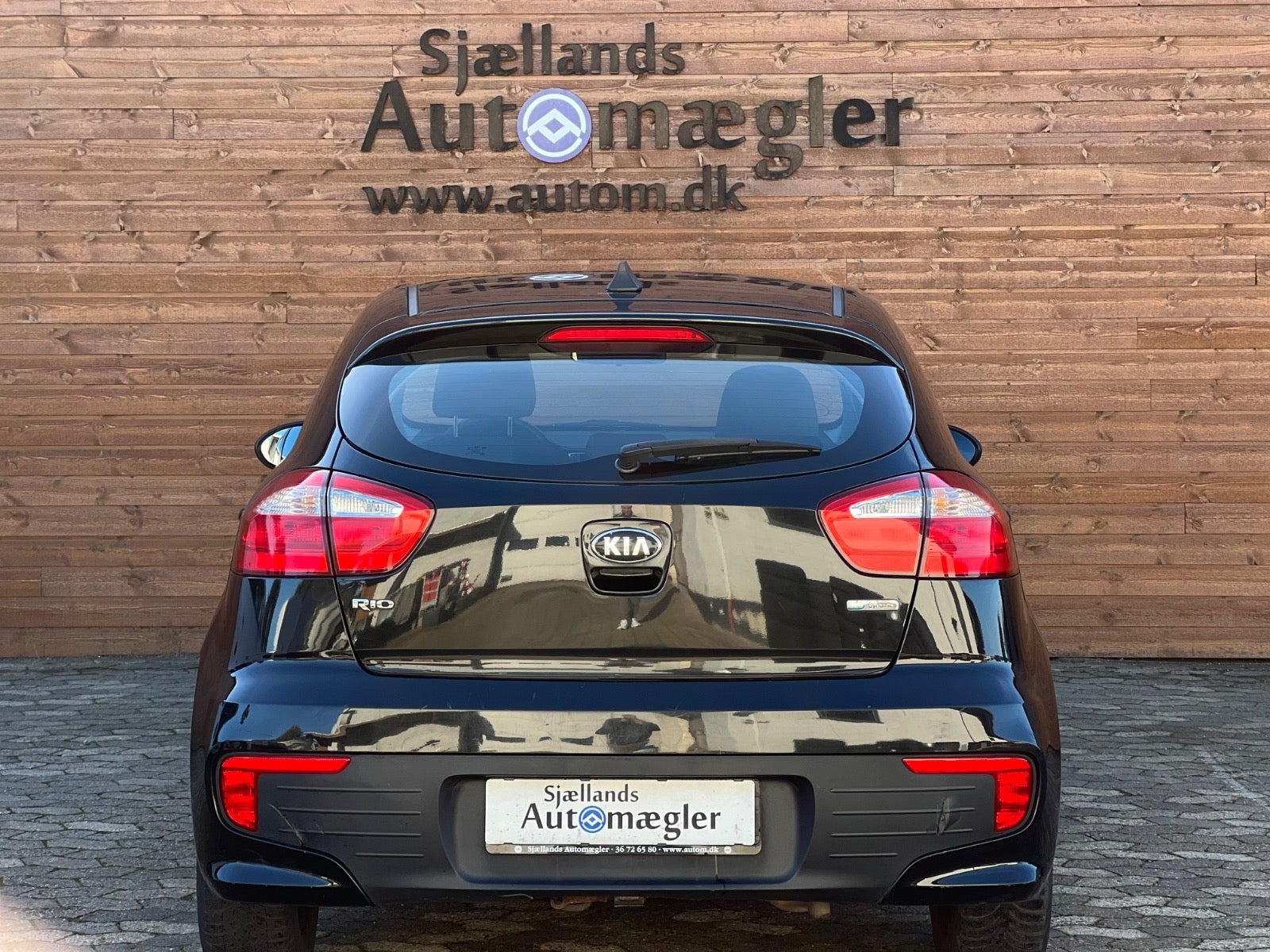 Sort Kia Rio fra 2015