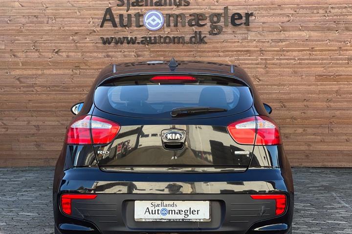 Sort Kia Rio fra 2015