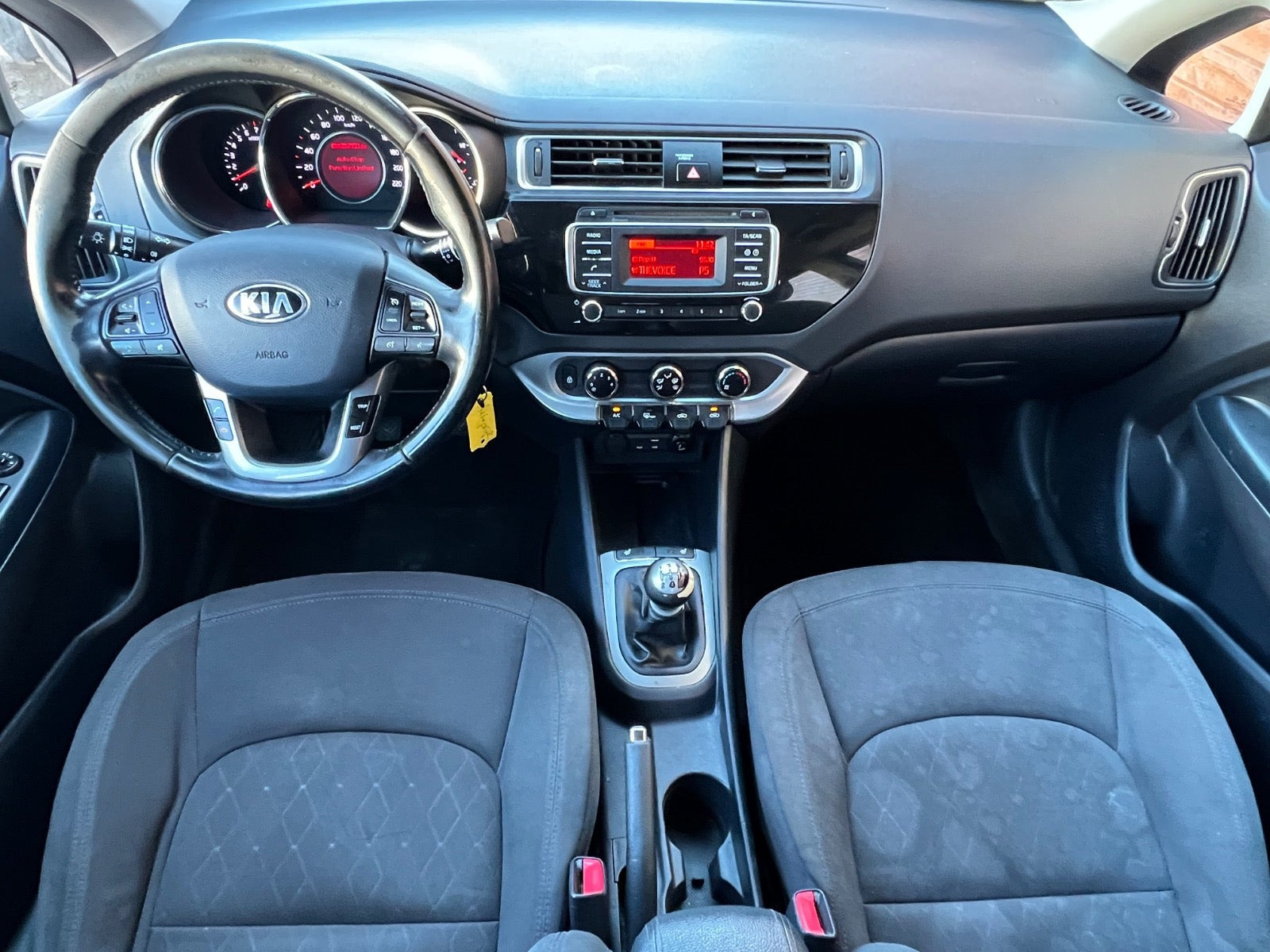 Sort Kia Rio fra 2015
