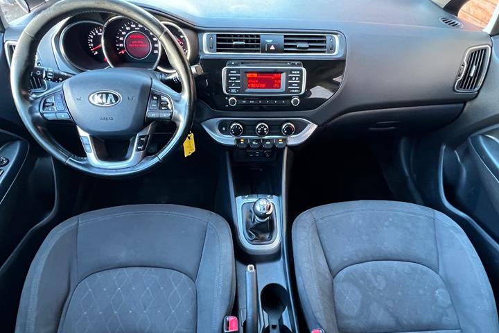 Sort Kia Rio fra 2015
