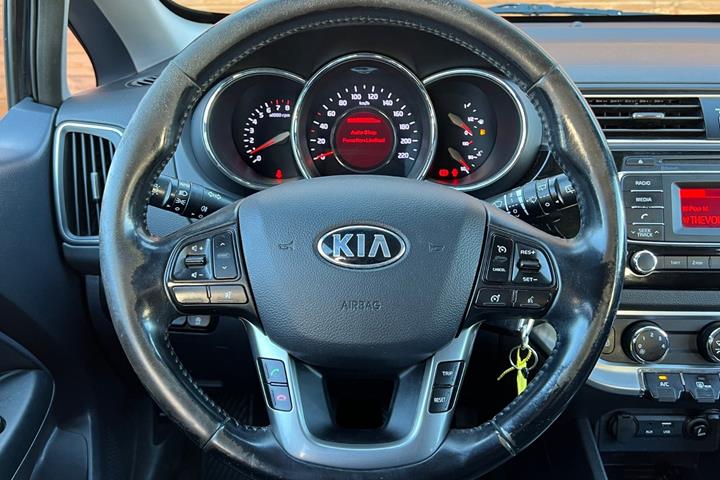 Sort Kia Rio fra 2015