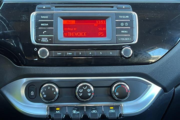 Sort Kia Rio fra 2015