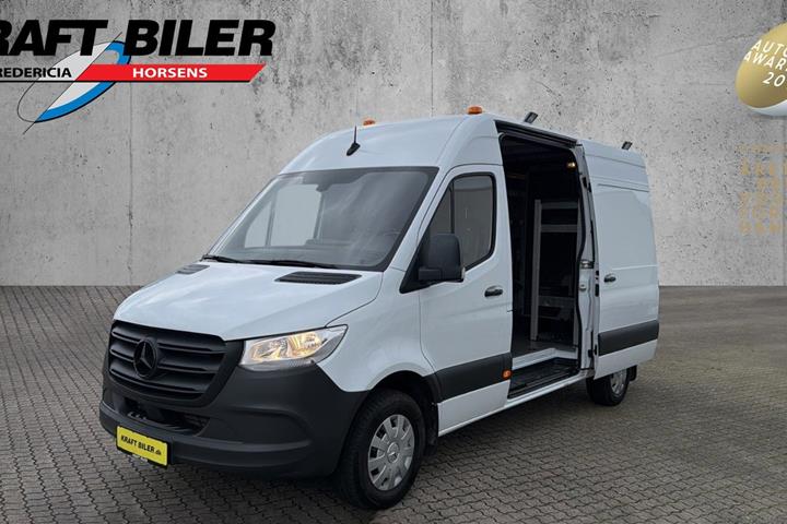 Hvid Mercedes Sprinter 317 fra 2023